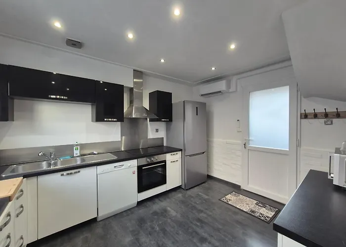 Holiday home Maison De Climatisee A 10 Minutes De Rouen *